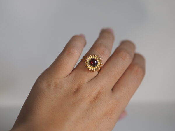 Bague soleil grenat