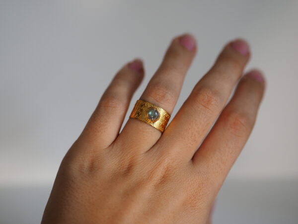 bague travaillée réglable labradorite